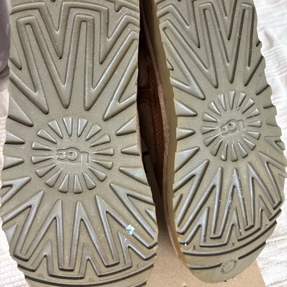 Ugg - kids boots (boys 7) - Picture 6 of 7
